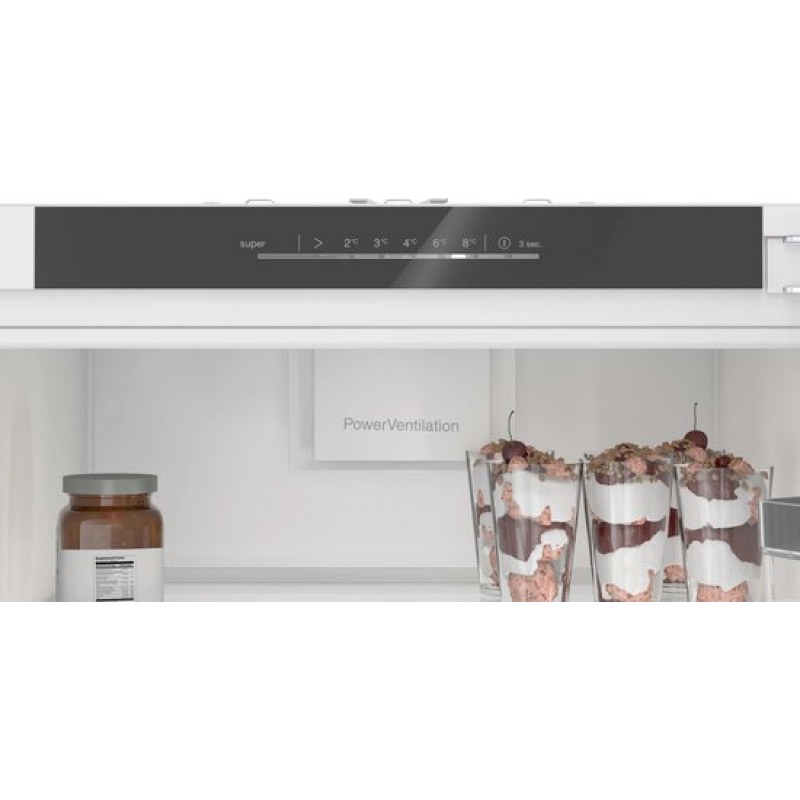 Bosch KIR81VFE0 - Serie 4 - Inbouwkoelkast - Vlakscharnier - 177.2 x 54.1 cm - Zeer stil - Deur op deur - led verlichting - Extra ruime lade voor groente en fruit 