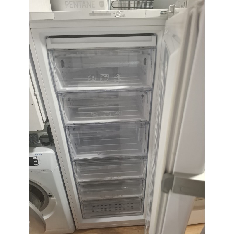Beko FS 225320 diepvriezer Staand Vrijstaand 215 l Wit