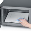 Severin MW 7762 2 Magnetron met Grill - Innovatieve vlakke glazen bodem - Koken op Twee Niveaus - 33% meer inhoud - 20 Liter - Zwart