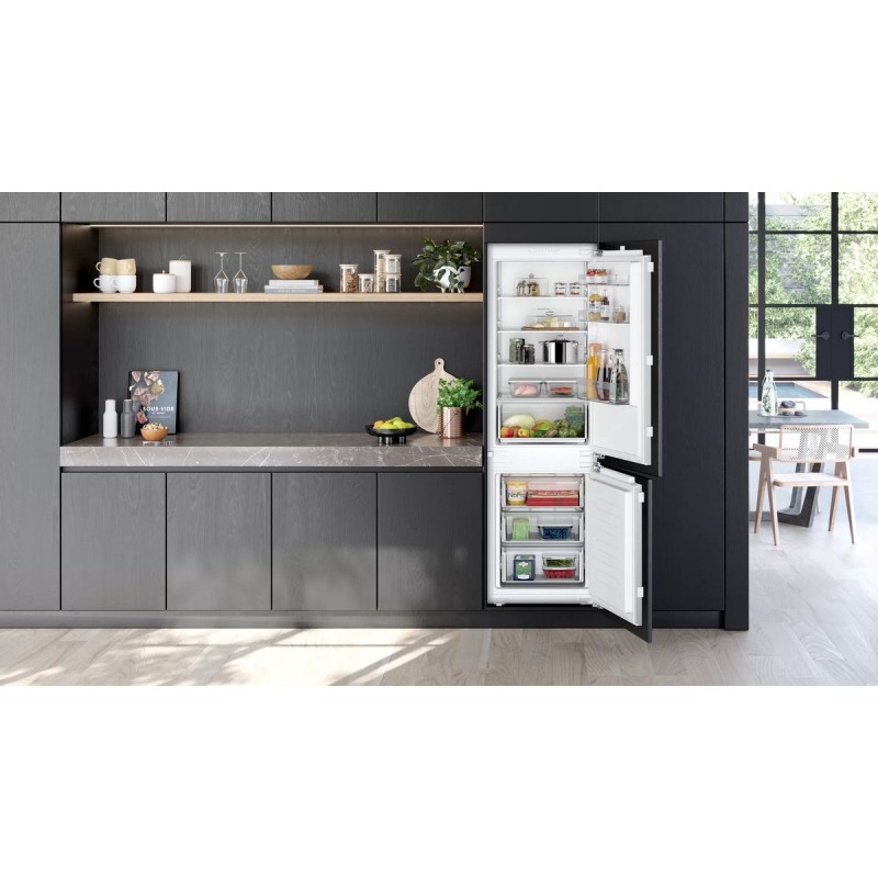 Siemens iQ100 KI86NNFE0 koel-vriescombinatie Ingebouwd 260 l